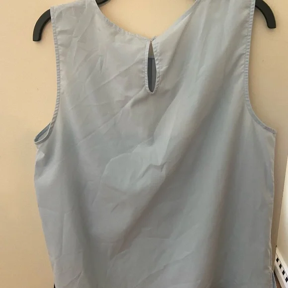 Banana Republic light blue Sleeveless Tank Top with Pleat Detail - Picture 4 of 4